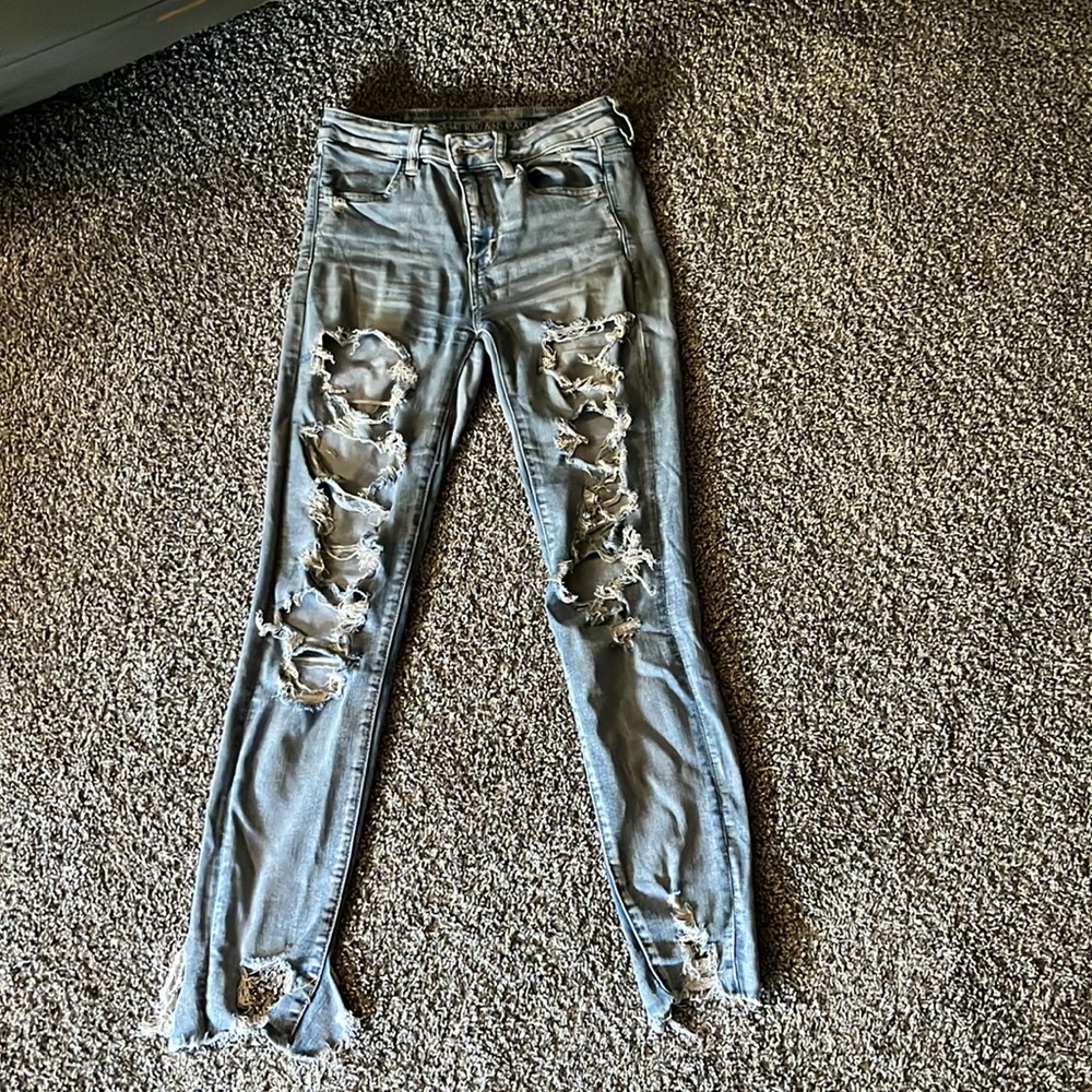 Ripped skinny jeans